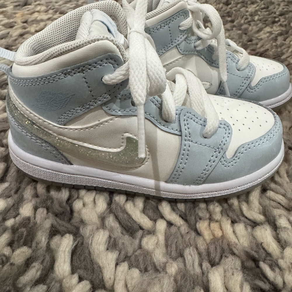 Nike Kids White and Light Blue Sneakers